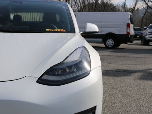 Used 2021 Tesla Model 3 Standard Range Plus image 13