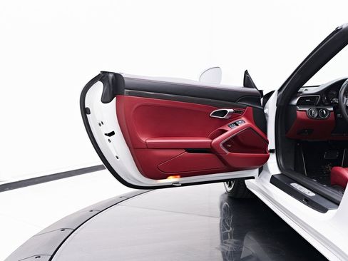 Used 2019 Porsche 911 Turbo S image 38