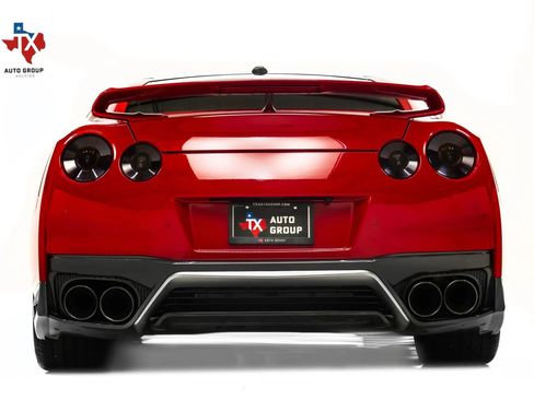 Used 2019 Nissan GT-R Premium w/ Premium Interior Package image 9