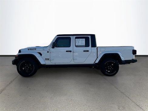 Used 2021 Jeep Gladiator Willys image 4