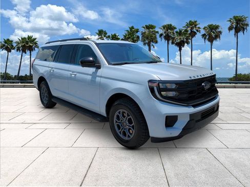 Used 2025 Ford Expedition Max Active RWD image 2
