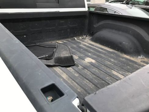 Used 2017 RAM 1500 Classic SLT w/ Luxury Group image 9