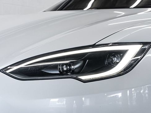 Used 2022 Tesla Model S Plaid AWD/4WD image 9