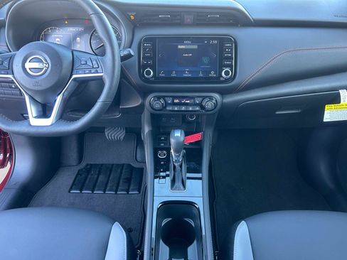 Used 2024 Nissan Kicks SR w/ SR Premium Package FWD image 12