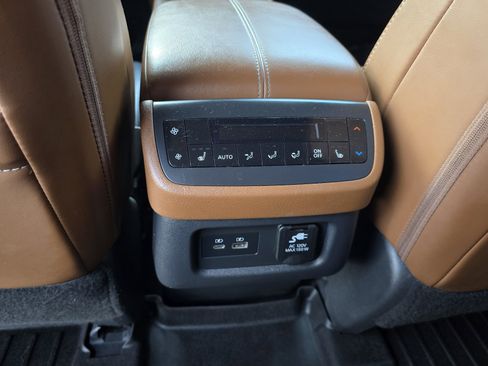 Used 2023 Nissan Pathfinder Platinum AWD/4WD image 24