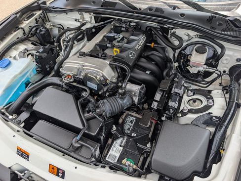 Used 2019 MAZDA MX-5 Miata Club RWD image 20