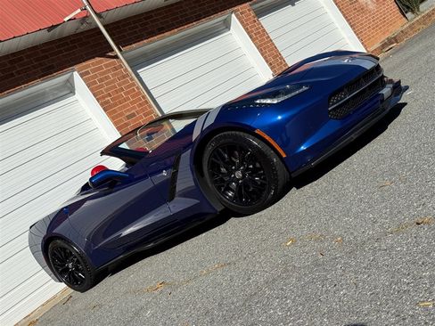 Used 2018 Chevrolet Corvette Stingray Convertible image 31