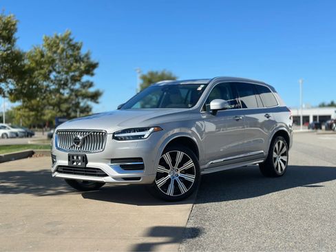 Used 2023 Volvo XC90 T8 Plus w/ Protection Package image 3