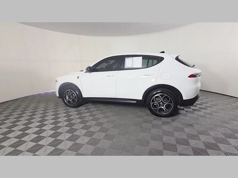 Used 2025 Alfa Romeo Tonale w/ Premium Package AWD/4WD image 46