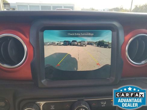 Used 2023 Jeep Gladiator Rubicon w/ LED Lighting Group image 32