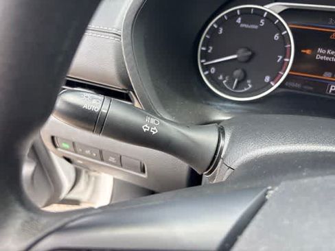 Used 2024 Nissan Sentra SV FWD image 16