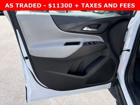 Used 2018 Chevrolet Equinox LS FWD image 12