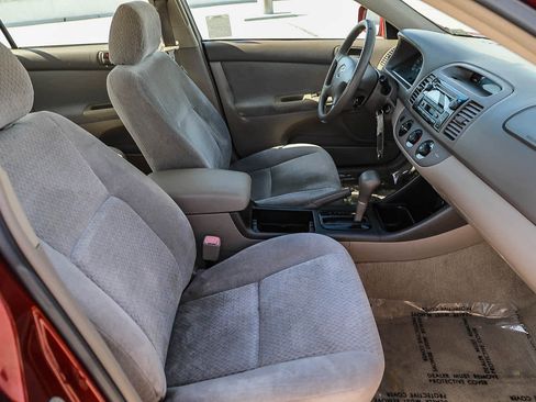 Used 2004 Toyota Camry LE image 16