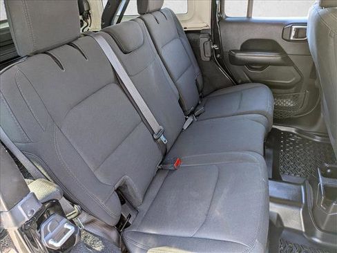 Used 2019 Jeep Wrangler Unlimited Sahara AWD/4WD image 19