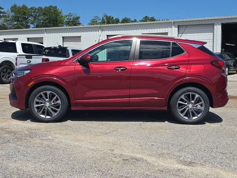 Used 2023 Buick Encore GX Select w/ Sport Touring Package FWD image 2