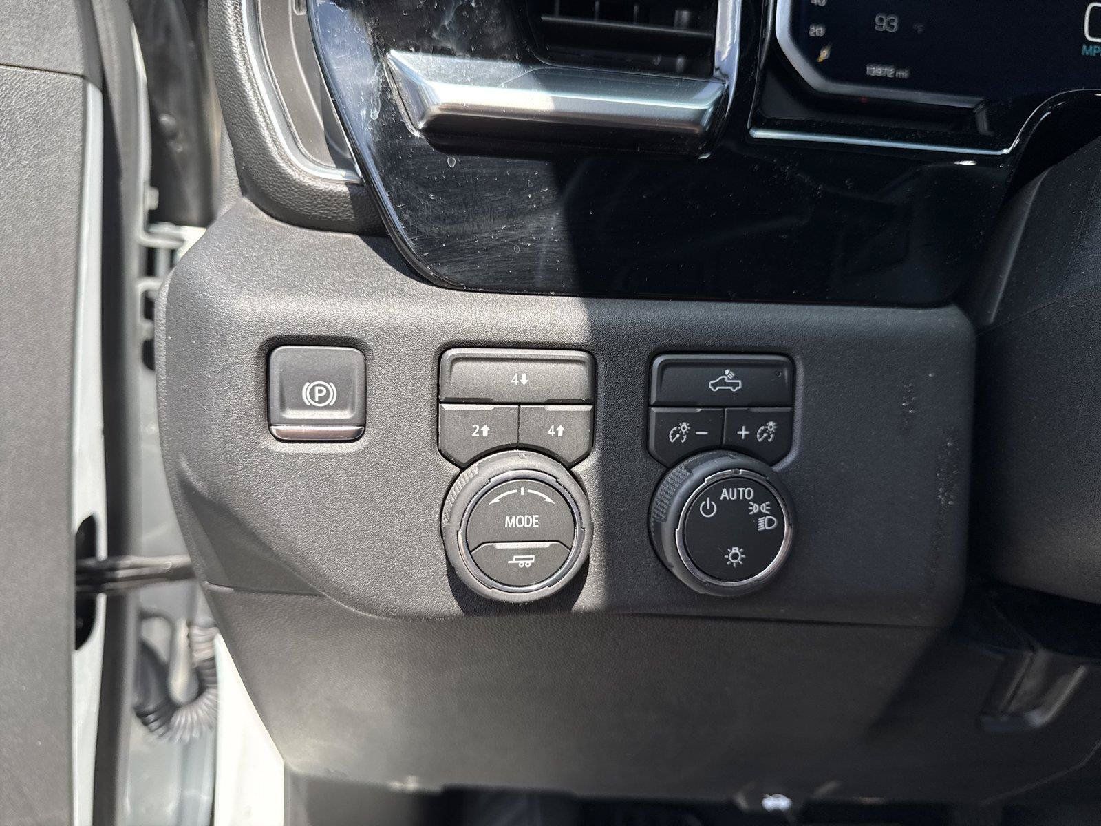 Used 2026 Chevrolet Silverado 2500 LT AWD/4WD image 14