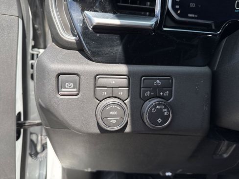 Used 2026 Chevrolet Silverado 2500 LT AWD/4WD image 14