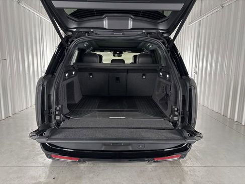 Used 2025 Land Rover Range Rover SE image 28