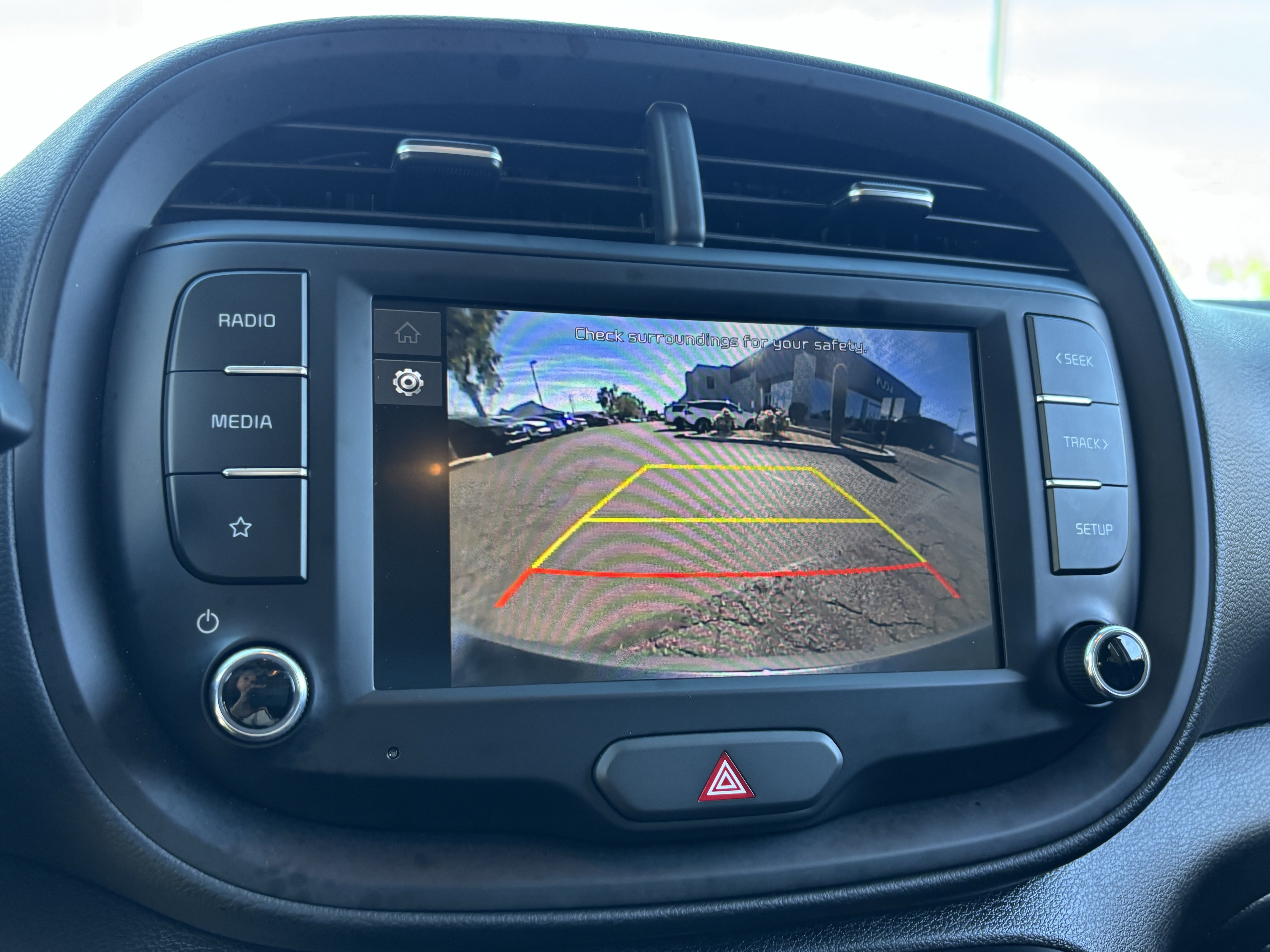 Certified 2025 Kia Soul LX w/ LX Technology Package FWD image 21