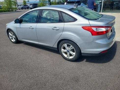 Used 2014 Ford Focus SE FWD image 4