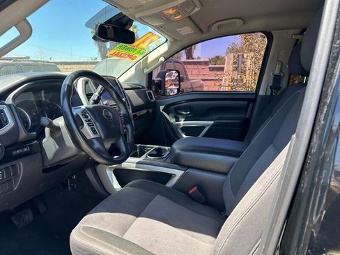 Used 2021 Nissan Titan SV w/ SV Convenience Package RWD image 29