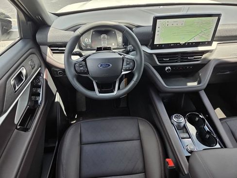New 2026 Ford Explorer Platinum RWD image 11