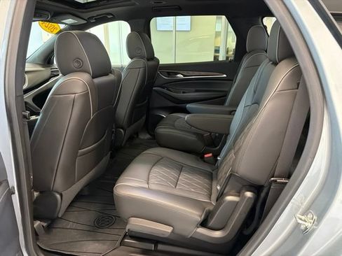 Used 2024 Buick Enclave Avenir w/ Avenir Technology Package AWD/4WD image 18