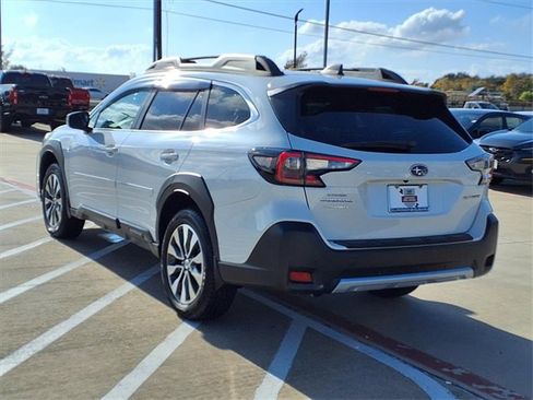 Certified 2025 Subaru Outback Limited image 3