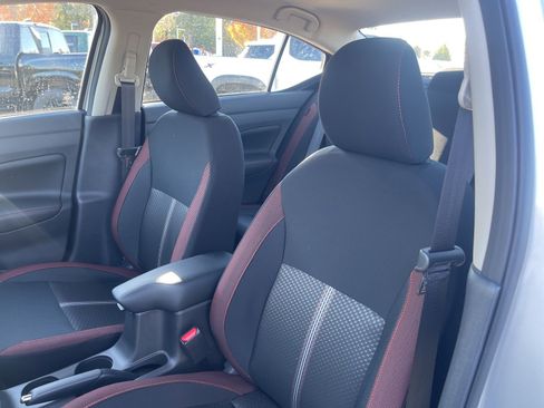 New 2025 Nissan Versa SR w/ Trunk Package image 18