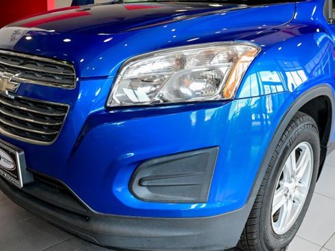 Used 2015 Chevrolet Trax LT w/ LT Sun and Sound Package AWD/4WD image 9