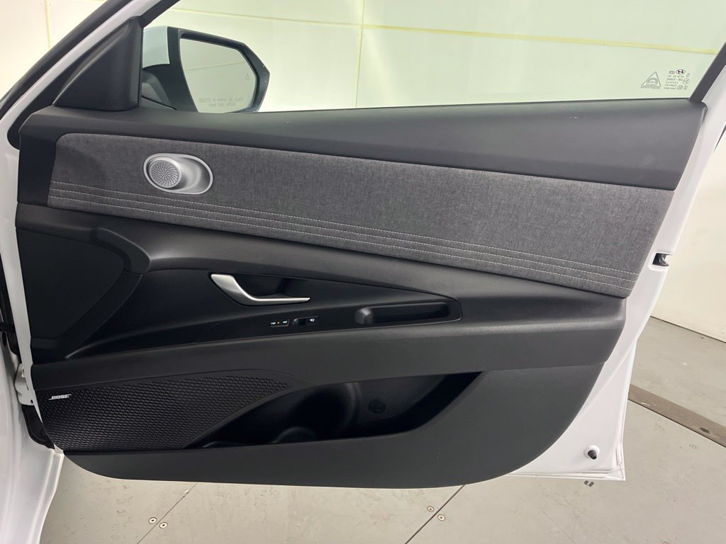 Used 2024 Hyundai Elantra Limited FWD image 29