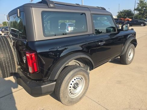 Used 2022 Ford Bronco 2-Door AWD/4WD image 3
