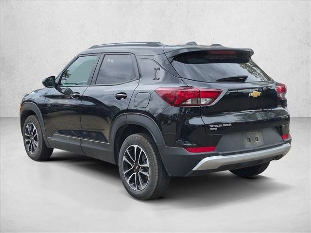 Used 2025 Chevrolet TrailBlazer LT AWD/4WD image 7