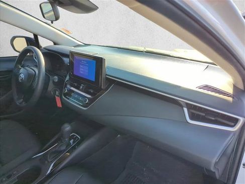 Used 2025 Toyota Corolla LE FWD image 22