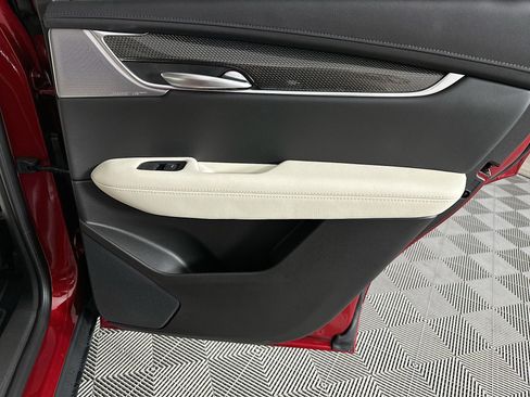 Used 2025 Cadillac XT5 Sportv w/ Technology Package image 30