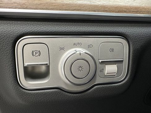 Certified 2024 Mercedes-Benz GLE 350 4MATIC w/ AMG Line Exterior image 39