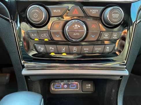 Used 2020 Jeep Grand Cherokee Limited X image 14