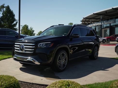 New 2025 Mercedes-Benz GLS 450 4MATIC image 3