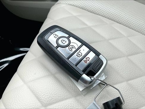 Used 2024 Ford Edge Titanium w/ Equipment Group 301A AWD/4WD image 11