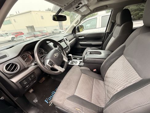 Used 2016 Toyota Tundra SR5 w/ SR5 Upgrade Package AWD/4WD image 5