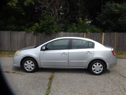Used 2010 Nissan Sentra 2.0 FWD image 2