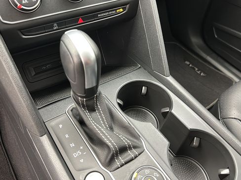 Used 2023 Volkswagen Atlas SE AWD/4WD image 19