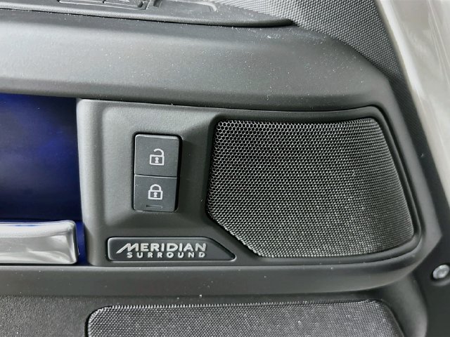 New 2026 Land Rover Defender 110 X-Dynamic SE AWD/4WD image 20
