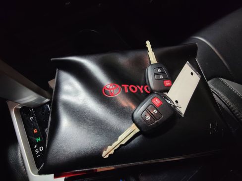 Used 2019 Toyota Tundra Limited image 37