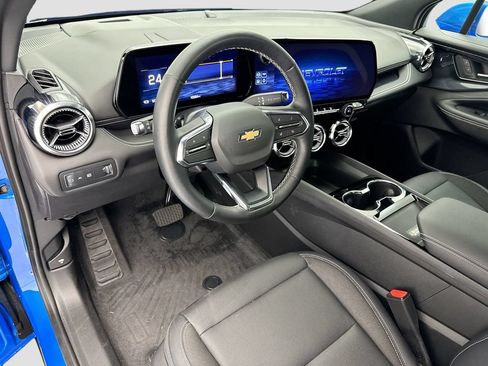 Used 2025 Chevrolet Blazer EV LT AWD/4WD image 9