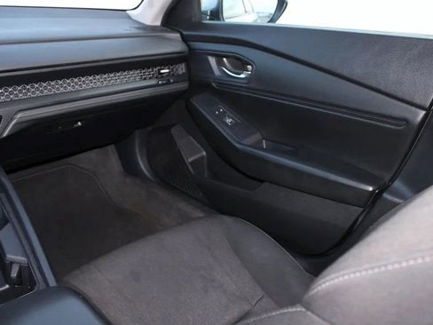 Used 2023 Honda Accord EX image 32