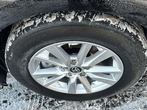 Used 2025 Toyota Camry LE image 35