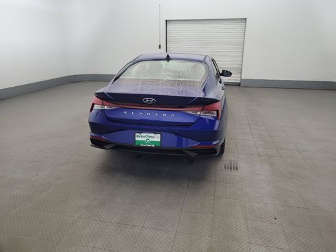 Used 2023 Hyundai Elantra SEL w/ Cargo Package FWD image 7
