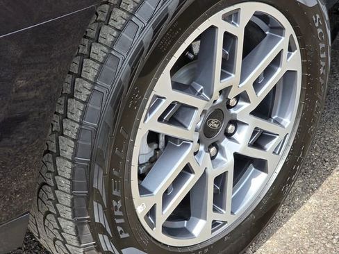 Used 2025 Ford Expedition Active AWD/4WD image 9