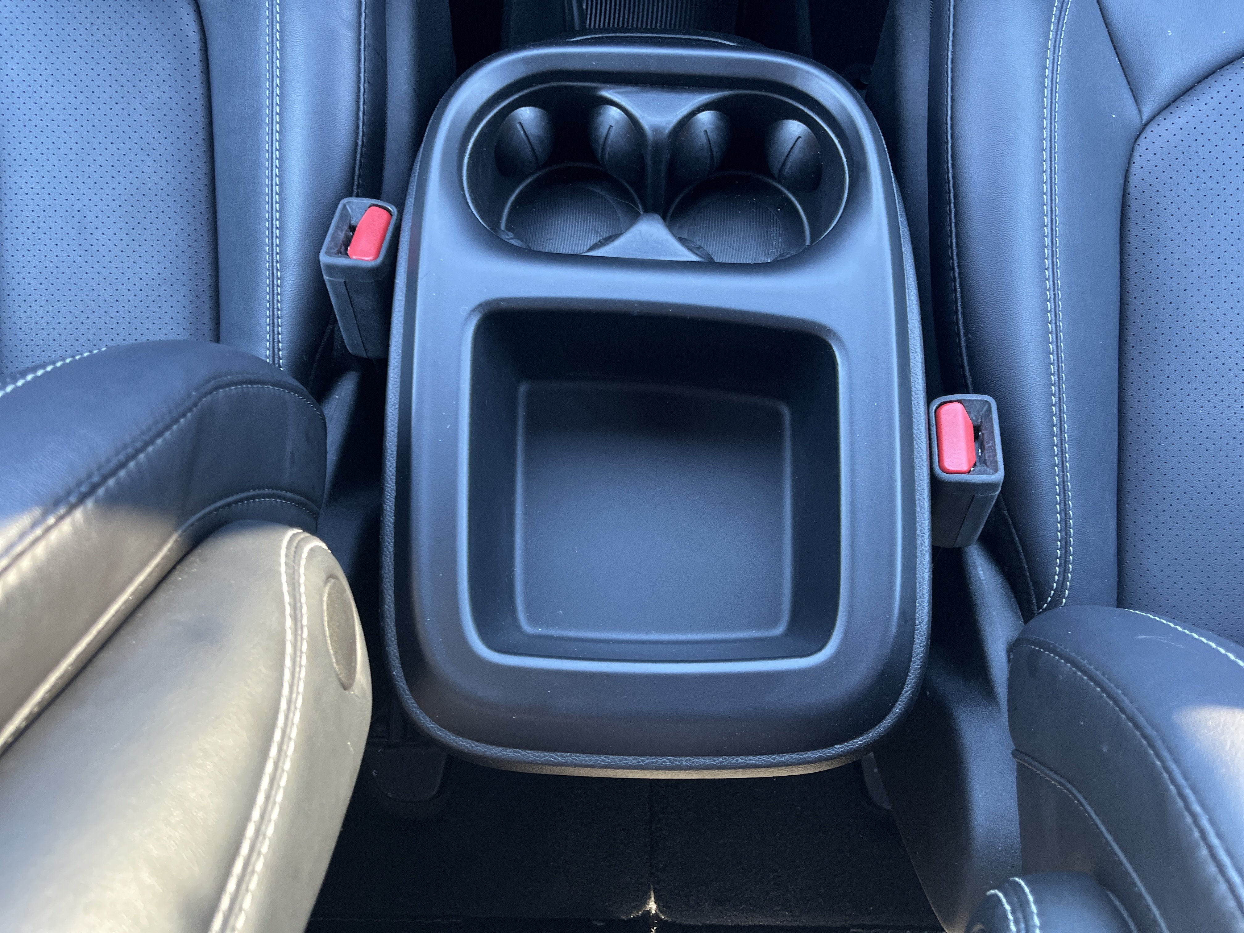 Used 2025 Chrysler Pacifica Select FWD image 27